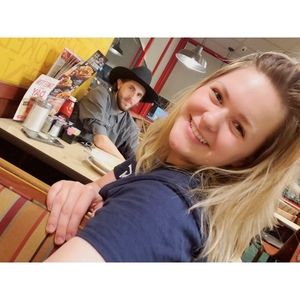 Meet your Posher, Elizabeth